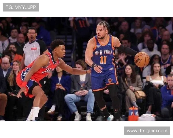 杰伦·布伦森带领尼克斯迎接新赛季挑战 展现领袖风采与进攻潜力 杰伦·布伦森带领尼克斯迎接新赛季挑战 展现领袖风采与进攻潜力